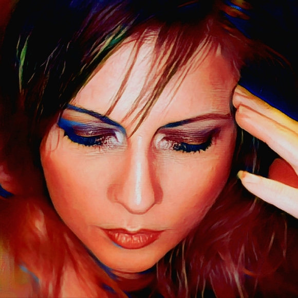 Meet your Posher, Jennifer - Picture 2 of 5